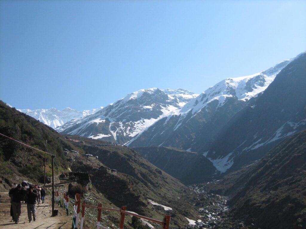 Kedarnath trekking routes and maps